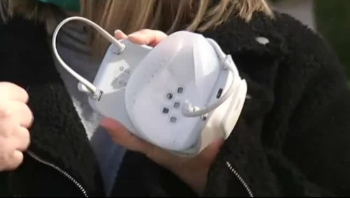Mascarilla con ventilación automática y luces ultravioleta llega a Chile