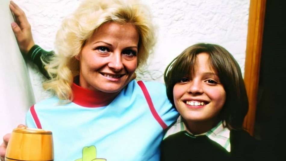 Primas de Luis Miguel piden realizar prueba de ADN a mujer que creen es la madre del cantante Primas de Luis Miguel piden realizar prueba de ADN a mujer que creen es la madre del cantante