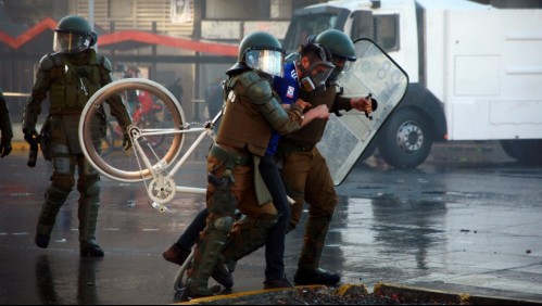 Incidentes se registran en nuevas manifestaciones en Plaza Italia