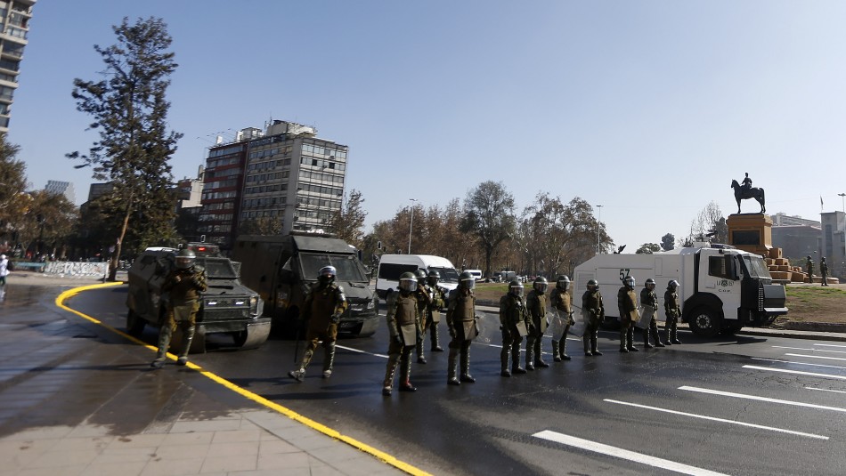 Carabineros Escudos de 1,80 mts y más vigilancia: La nueva estrategia de Carabineros para fechas especiales