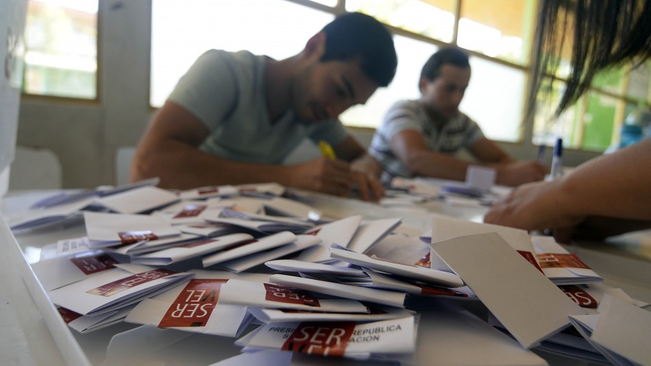 Imagen referencial de archivo Trabajo en el Plebiscito: 120 mil personas postularon en sólo 48 horas y acortaron plazos