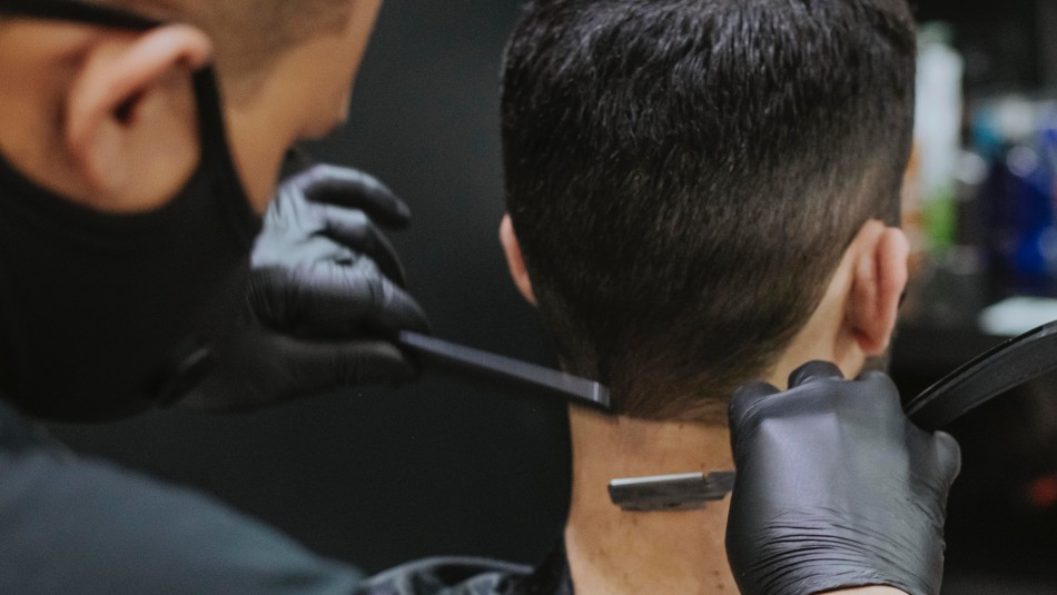 Hombre fue a cortarse el pelo a una peluquería y terminó incapacitado por siete días Sufrió quemaduras: Hombre fue a cortarse el pelo y terminó incapacitado por siete días