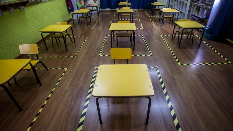 Cadem: Solo un 4% cree que clases presenciales deben volver después de Fiestas Patrias Cadem: Solo un 4% cree que clases presenciales deben volver después de Fiestas Patrias