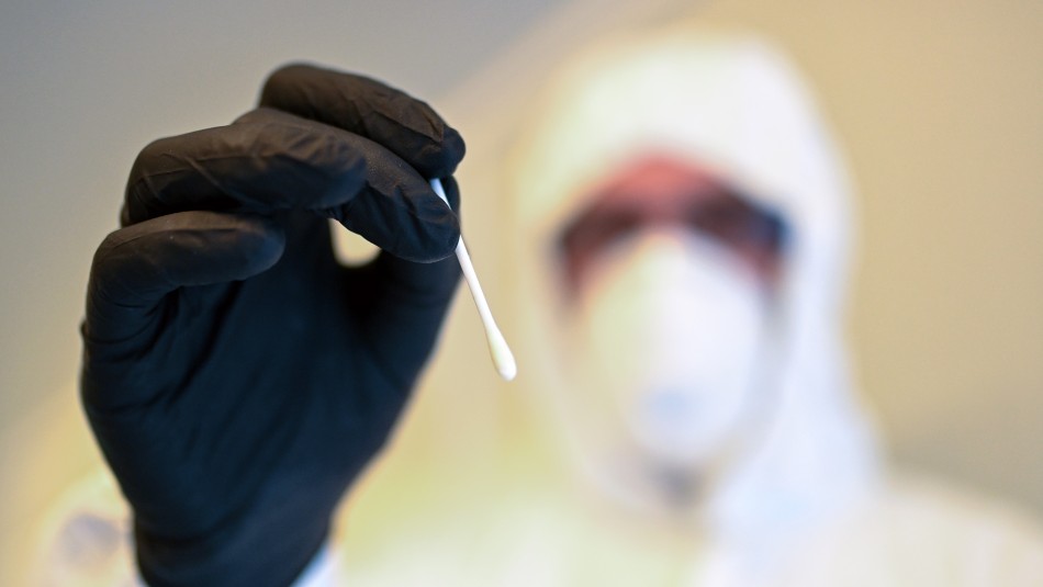 Mujer propaga el coronavirus en Alemania tras asistir a distintos bares Mujer propaga el coronavirus en Alemania tras asistir a distintos bares