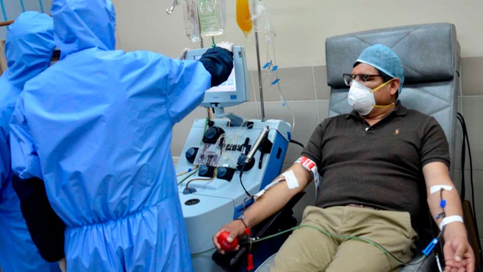 Hospital de la U. de Chile inicia tratamiento con plasma en pacientes con el coronavirus Hospital de la U. de Chile inicia tratamiento con plasma en pacientes con el coronavirus