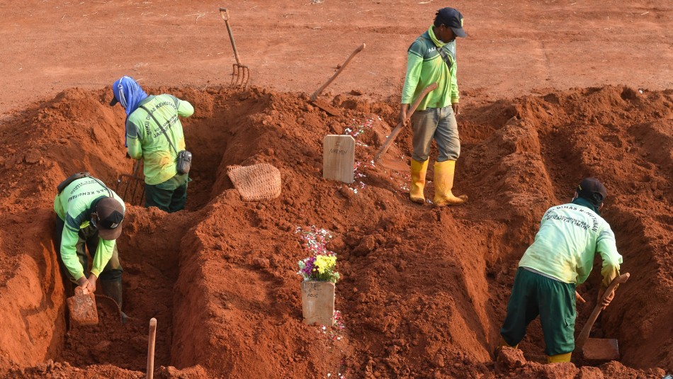 Indonesia castiga a los habitantes que no usen mascarilla: Deberán cavar tumbas Indonesia castiga a los habitantes que no usen mascarilla: Deberán cavar tumbas
