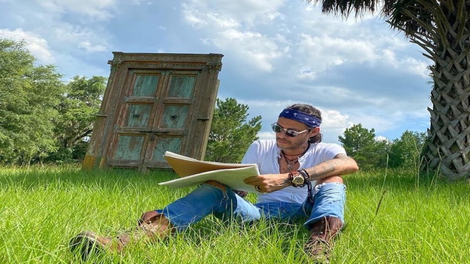 Marc Anthony luce sus canas para promocionar dos nuevos videos: Fans sorprendidos Marc Anthony luce sus canas para promocionar dos nuevos videos: Fans sorprendidos