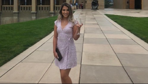 Mujer fue despedida de su empleo por su 'inapropiada' forma de vestir