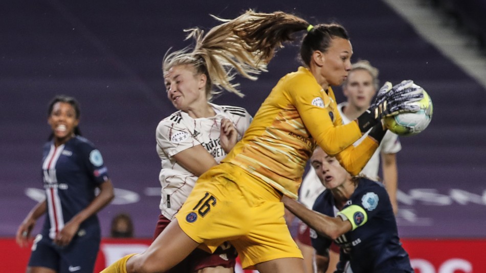Christiane Endler Christiane Endler opta a ser la mejor arquera de la Champions League.
