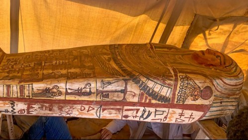 Descubren catorce sarcófagos de hace 2.500 años en Egipto
