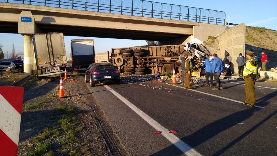 choque camiones ruta 5 sur Fuerte colisión entre dos camiones en Ruta 5 Sur genera alta congestión