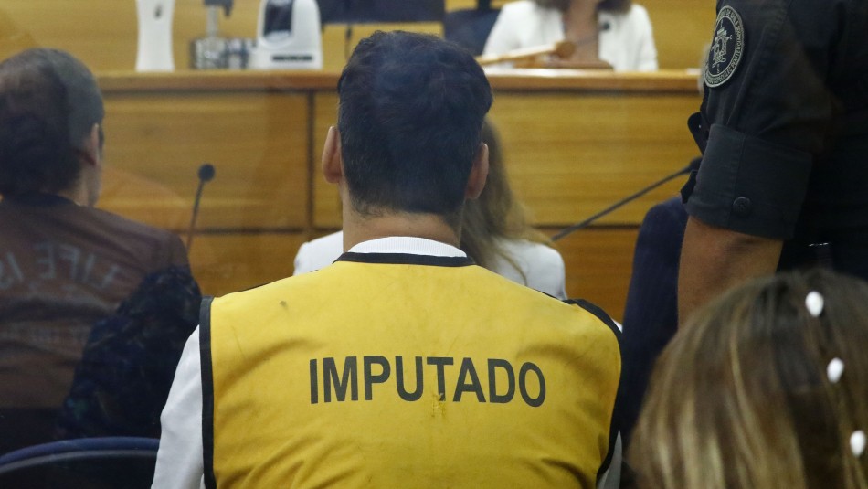 Exconcejal Karim Chahuán Exconcejal Karim Chahuán seguirá detenido en prisión preventiva.