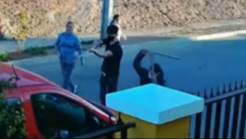 Con escopetas y fierros: Cámaras grabaron violento ataque a vehículo en Ovalle