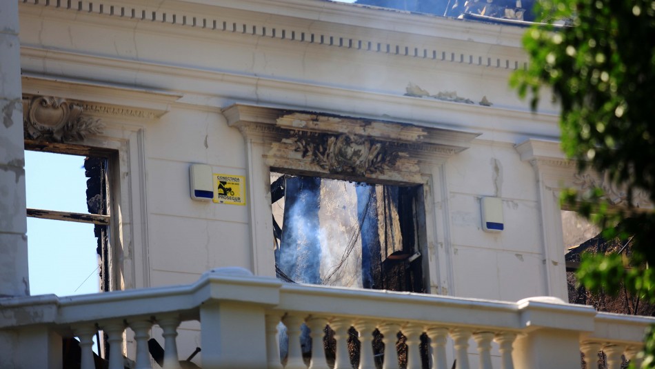 Incendio en la Universidad Pedro de Valdivia. Se condena a tres años de libertad vigilada a autor de incendio en medio del estallido social