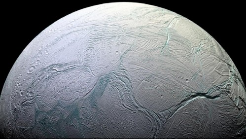 NASA publica imágenes infrarrojas que revelan existencia de hielo en un satélite de Saturno