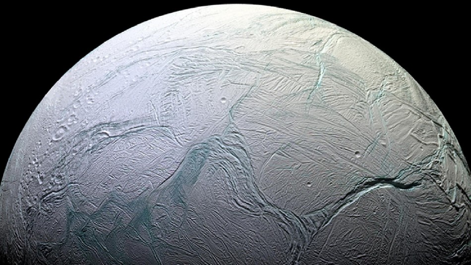 NASA publica imágenes infrarrojas que revelan existencia de hielo en un satélite de Saturno NASA publica imágenes infrarrojas que revelan existencia de hielo en un satélite de Saturno