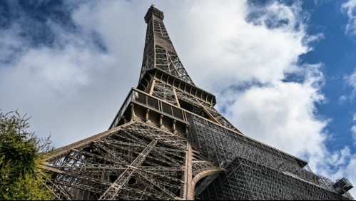 Evacuan la Torre Eiffel por presunto aviso de bomba