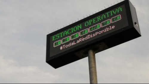 Metro de Santiago vuelve a funcionar con toda su red operativa