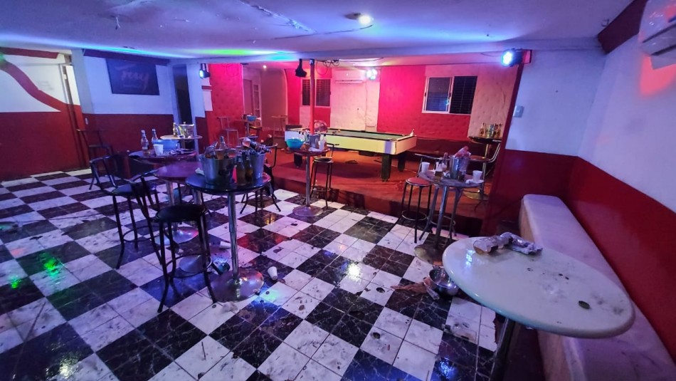Fiesta clandestina en Colina Más de 500 bebidas alcohólicas en venta: Detienen a organizador de fiesta clandestina en Colina