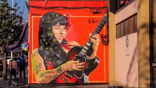 Vandalizan mural de Mon Laferte con mensaje alusivo al Rechazo