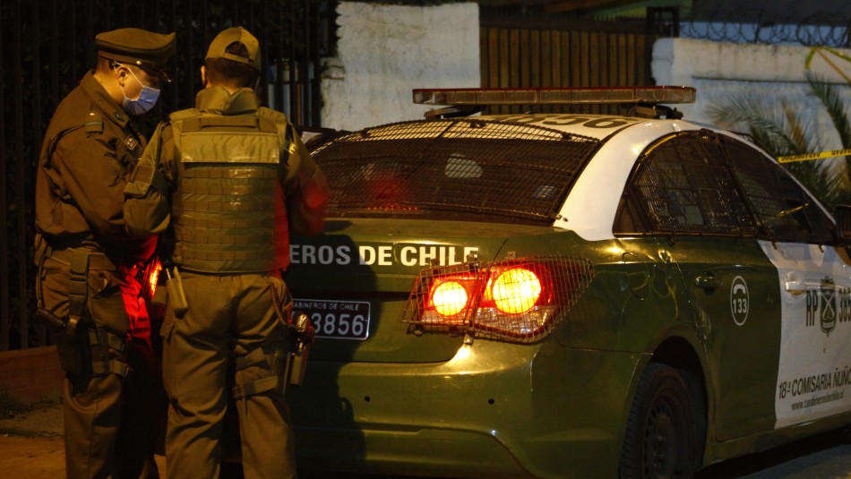 Detenidos intentaron atropellar a carabineros tras evadir control policial Detenidos intentaron atropellar a carabineros tras evadir control policial