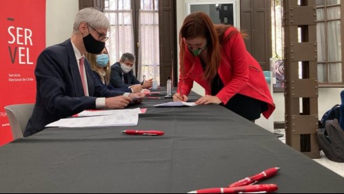 Oposición no llega a acuerdo para primarias conjuntas y Chile Vamos inscribe pacto electoral