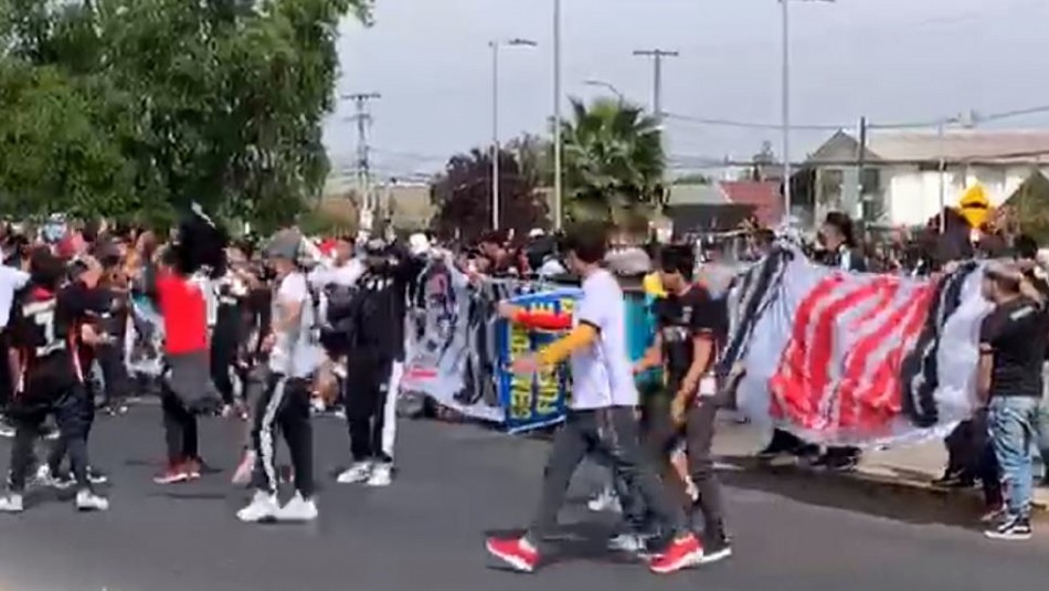 metro pedrero colo colo Barristas de Colo Colo generan disturbios y Metro debe cerrar temporalmente la estación Pedrero