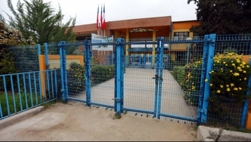 Regreso a clases en Pirque: A uno de los colegios no ha llegado ningún estudiante