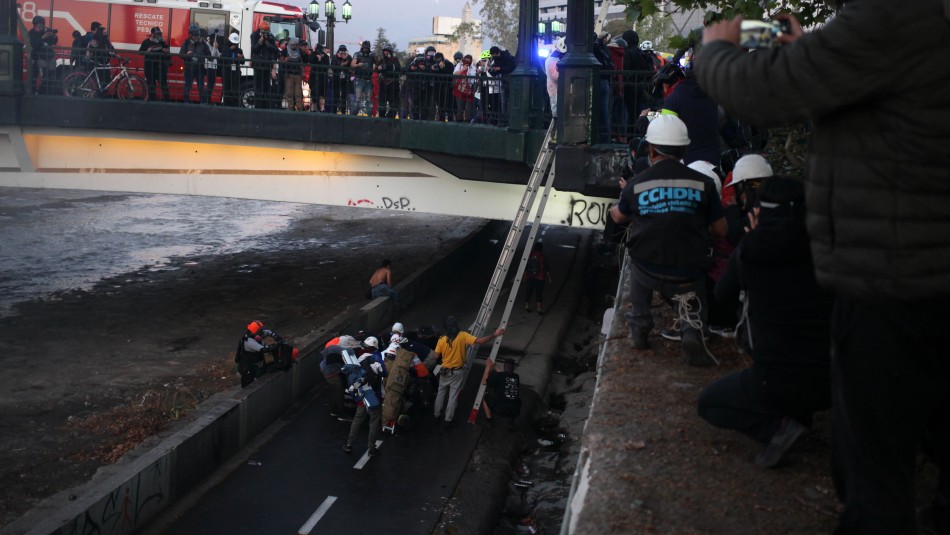 Caída de joven en el río Mapocho. Gobierno ordena a Carabineros separar a funcionario involucrado en caída de joven desde puente