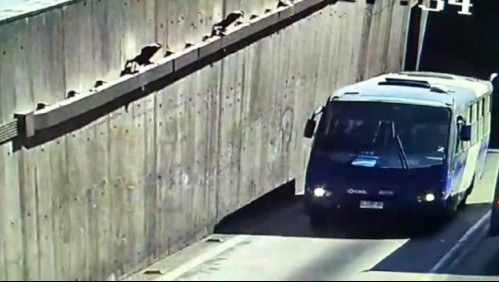 Conductor del Transantiago va al baño y le roban el bus con pasajeros adentro