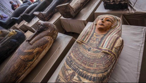 De momias a joyas: Esto fue lo que encontraron en el interior de 59 sarcófagos en Egipto