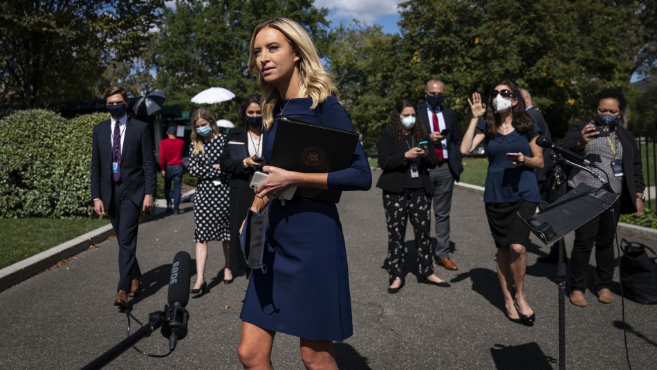 Donald Trump Secretaria de Donald Trump padece coronavirus.
