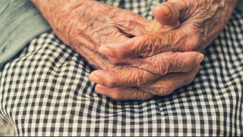 Muere anciana que fue encontrada encerrada y en pésimas condiciones en una pieza de El Quisco