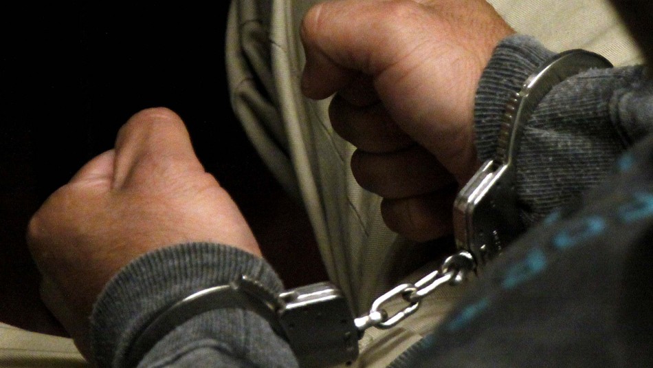 Carabineros detuvo a dos sujetos por soborno y conducción en estado de ebriedad Carabineros detuvo a dos sujetos por soborno y conducción en estado de ebriedad