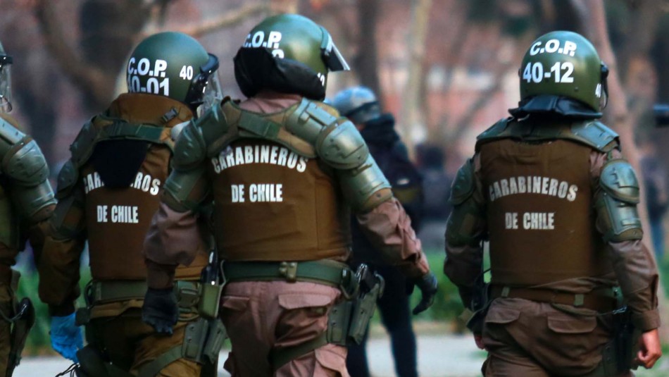 Dos carabineros acusados de tortura en Peñalolén quedan en prisión preventiva Dos carabineros acusados de tortura en Peñalolén quedan en prisión preventiva