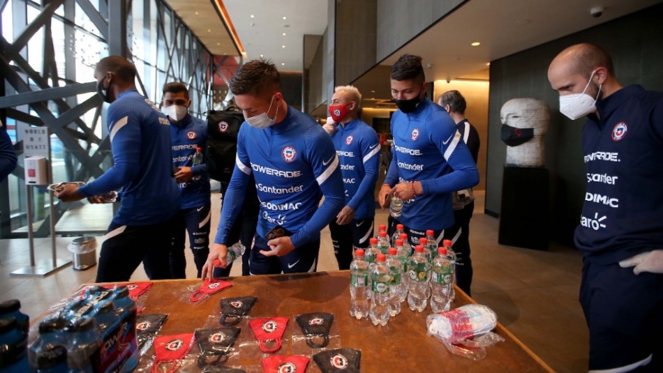 Clasificatorias Sudamericanas La Selección Chilena ya viaja rumbo a Uruguay.