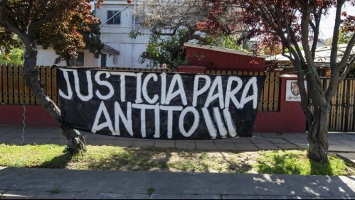 'No queremos a este tipo libre': Madre acusa que director de colegio abusó de su hija