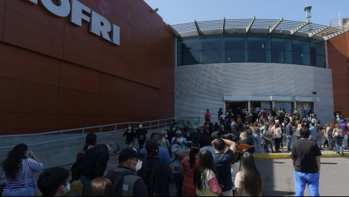 Largas filas en reapertura de Mall Zofri en Iquique tras casi siete meses cerrado por pandemia