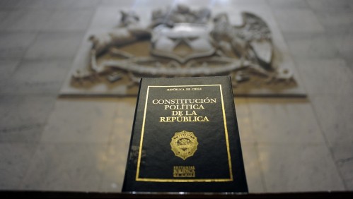 ¿Mito o realidad?: Abogado aclara cinco ideas sobre proceso constituyente y nueva Constitución