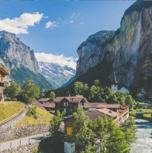 Pueblo en Suiza ofrece 70 mil euros a quienes se muden allí: Revisa los requisitos Pueblo en Suiza ofrece 70 mil euros a quienes se muden allí: Revisa los requisitos