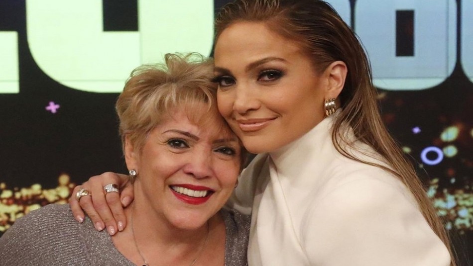 A sus 74 años: La mamá de Jennifer Lopez es tan guapa como ella -  Meganoticias