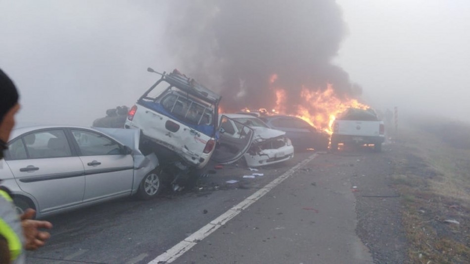 accidente ruta 5 Colisión múltiple en Ruta 5: Dos fallecidos y una persona en riesgo vital