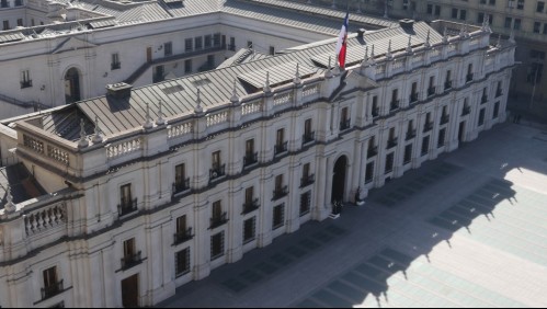 Confirman tres nuevos casos de coronavirus al interior de La Moneda