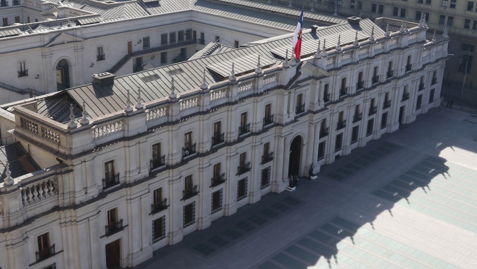 Imagen referencial de archivo Confirman tres nuevos casos de coronavirus al interior de La Moneda