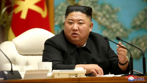 Corea del Norte celebra que está libre de coronavirus mostrando su poderío militar