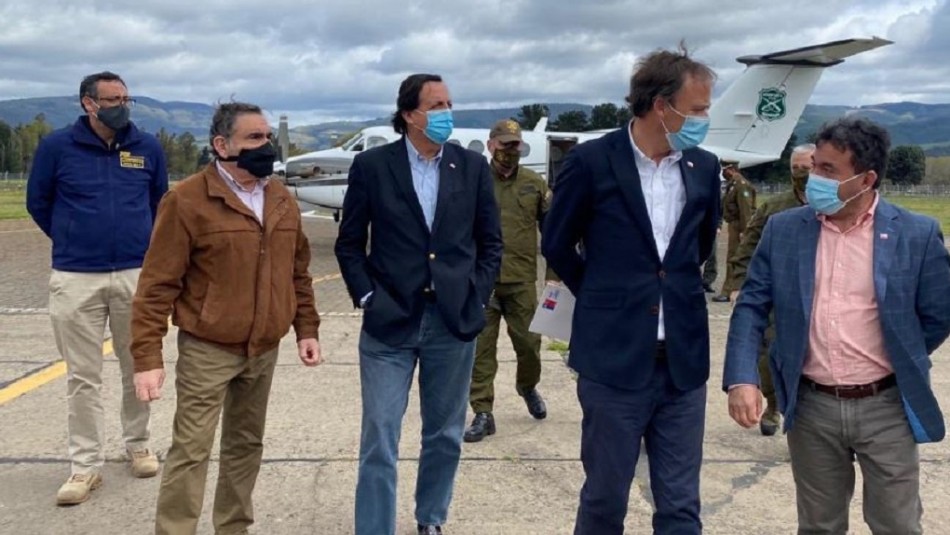 Víctor Pérez visita La Araucanía Allanamiento tras quema de camiones en Angol: Ministro dice que se encontraron armas y drogas