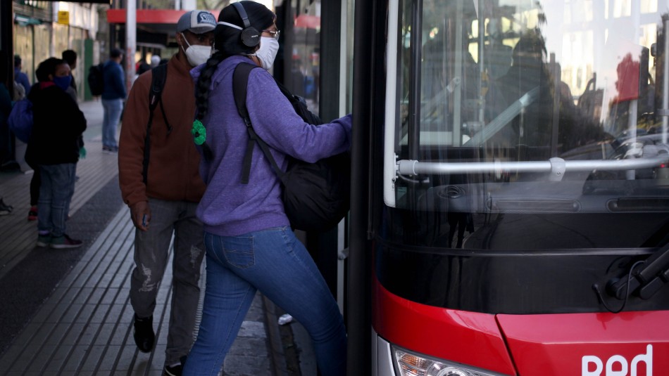 Viajes subieron 7% en la primera semana de desconfinamiento total en la RM Viajes subieron 7% en la primera semana de desconfinamiento total en la RM