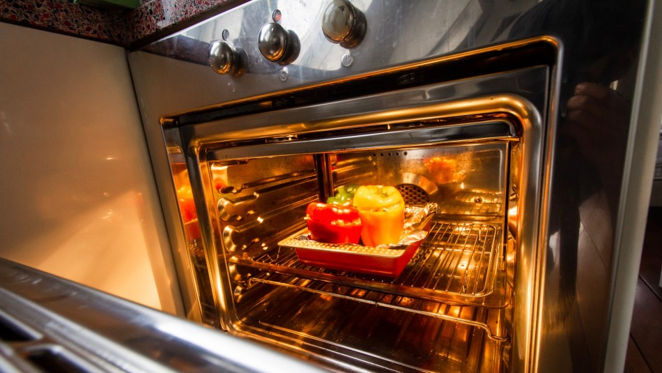 Que vuelva a estar reluciente: Consejos para limpiar un horno eléctrico de manera fácil y rápida Que vuelva a estar reluciente: Consejos para limpiar un horno eléctrico de manera fácil y rápida