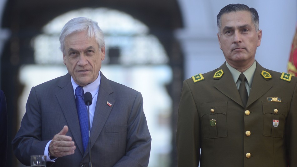 Aprueban resolución que solicita a Piñera pedir la renuncia o llamar a retiro a Mario Rozas Aprueban resolución que solicita a Piñera pedir la renuncia o llamar a retiro a Mario Rozas