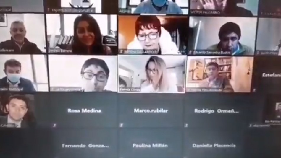 Concejala de Talcahuano insulta a su hija en plena sesión telemática Concejala de Talcahuano insulta a su hija en plena sesión telemática